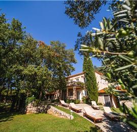 4 bedroom Villa with Heated Pool and Large Garden in Cilipi, near Dubrovnik - sleeps 8